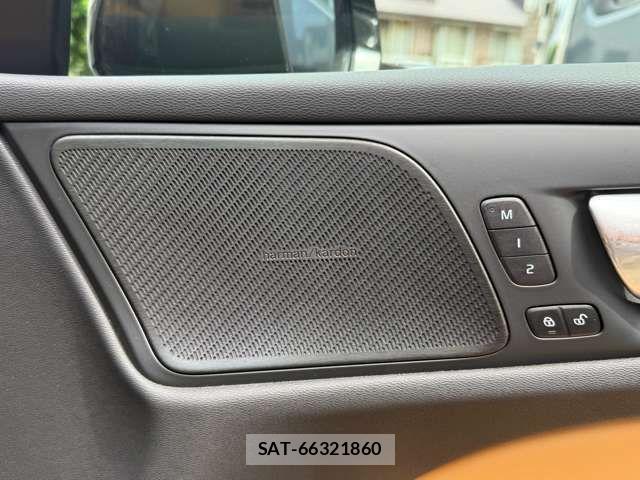 Volvo CROSS COUNTRY 2019-05 8832368-16