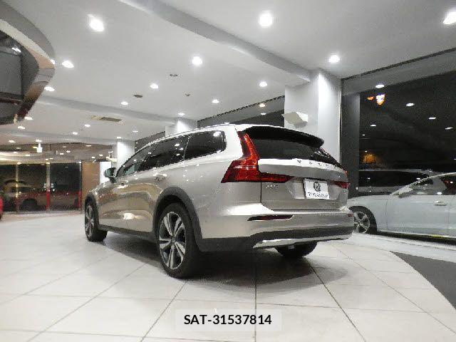 Volvo CROSS COUNTRY 2023-03 8872365-3