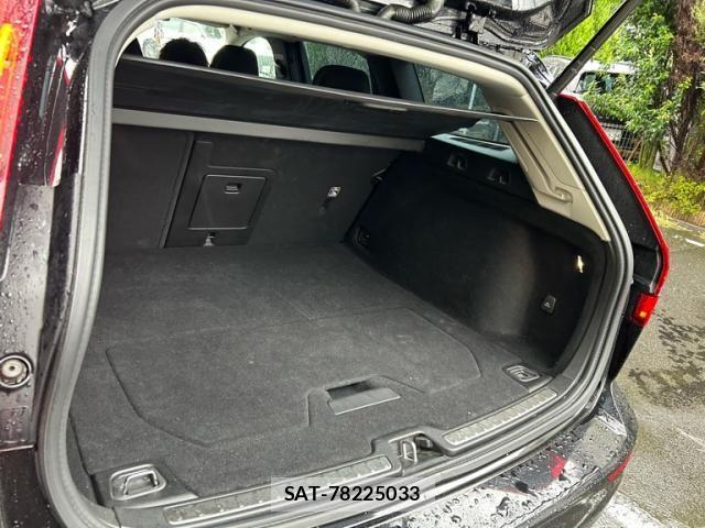 Volvo CROSS COUNTRY 2021-03 8882845-10