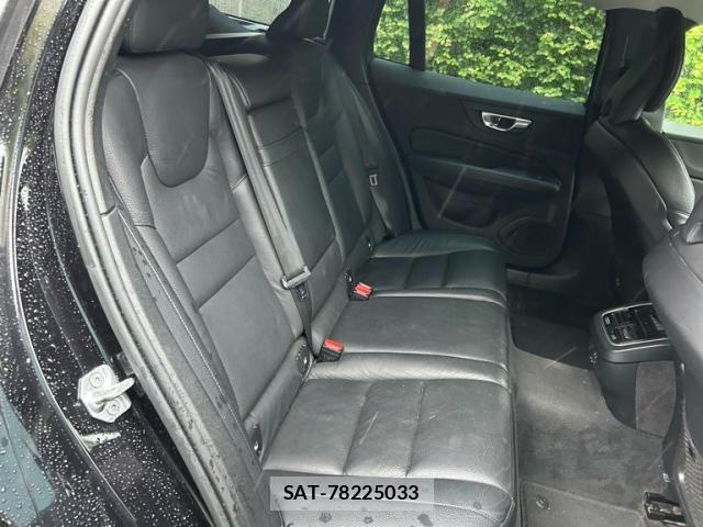 Volvo CROSS COUNTRY 2021-03 8882845-12