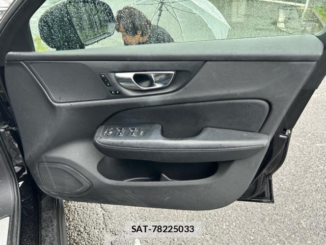 Volvo CROSS COUNTRY 2021-03 8882845-15