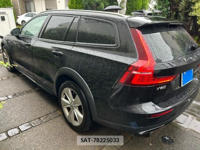 Volvo CROSS COUNTRY 2021-03 8882845-4
