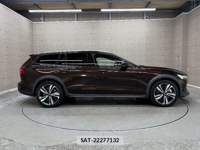 Volvo CROSS COUNTRY 2020-01 8882844-7