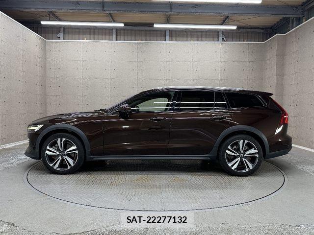 Volvo CROSS COUNTRY 2020-01 8882844-8