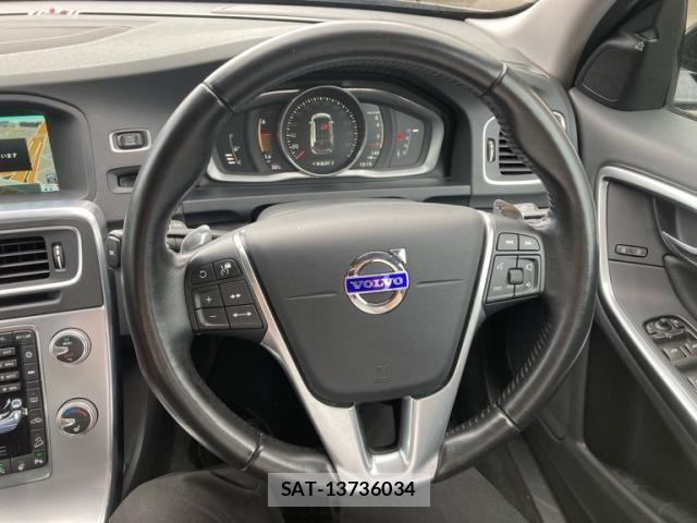 Volvo CROSS COUNTRY 2016-08 8884566-15