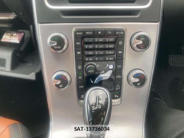 Volvo CROSS COUNTRY 2016-08 8884566-21