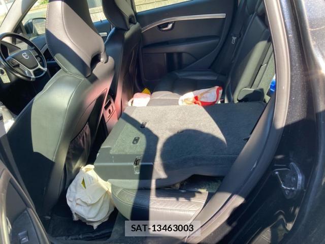 Volvo V70 2010-06 6915051-12