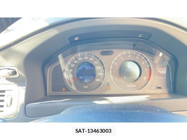 Volvo V70 2010-06 6915051-16