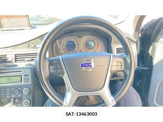 Volvo V70 2010-06 6915051-21