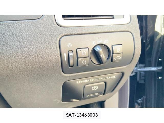 Volvo V70 2010-06 6915051-22