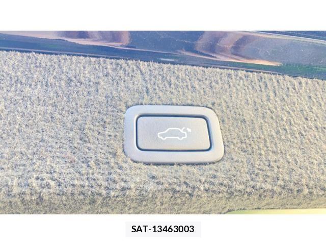 Volvo V70 2010-06 6915051-23
