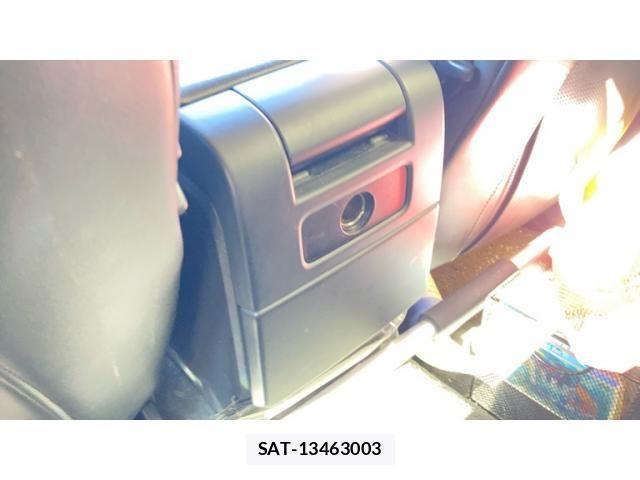 Volvo V70 2010-06 6915051-25