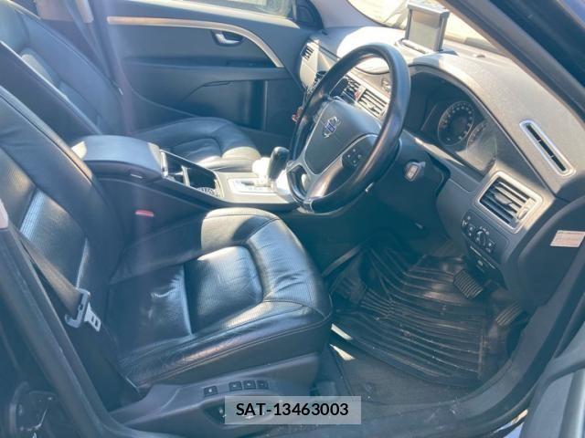 Volvo V70 2010-06 6915051-8