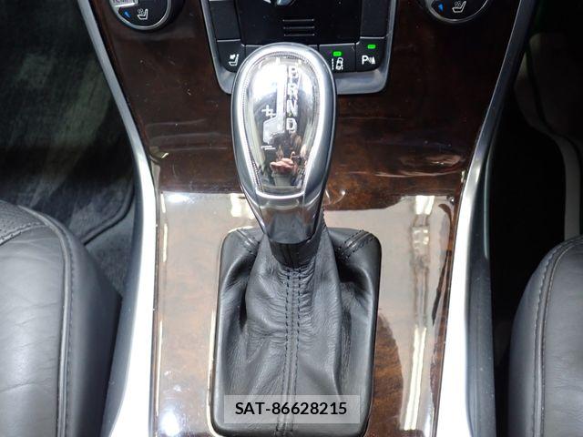 Volvo V70 2013-05 7226775-18