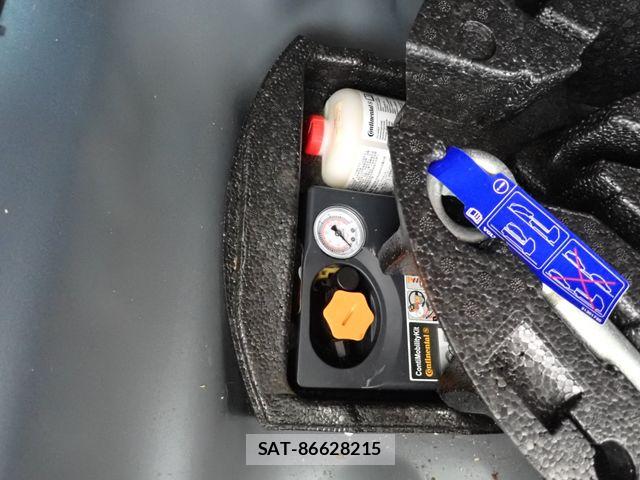 Volvo V70 2013-05 7226775-26