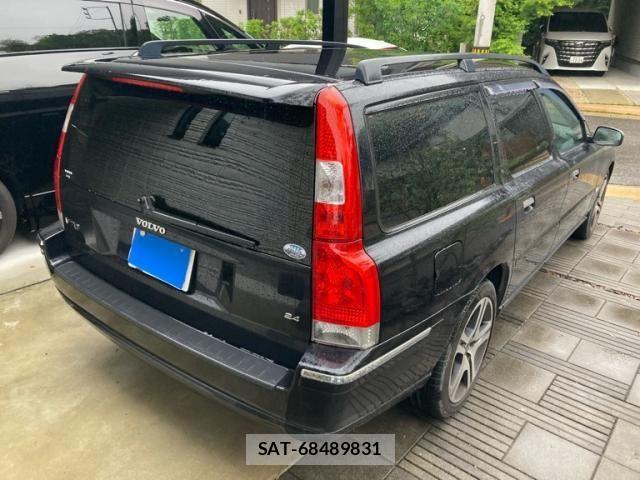 Volvo V70 2005-05 7330989-1