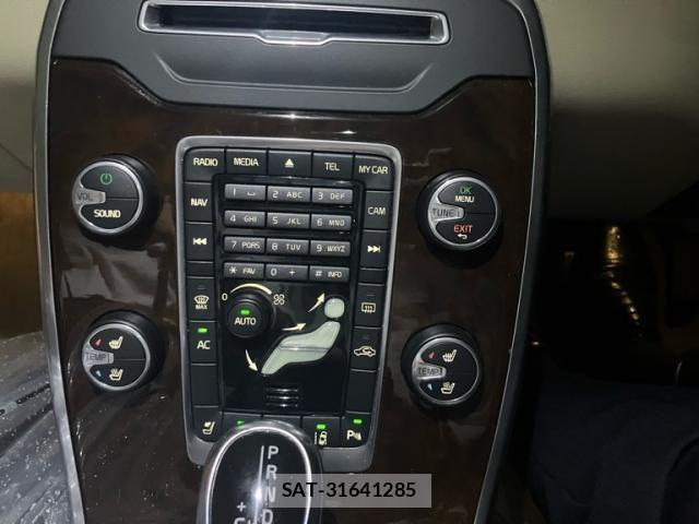 Volvo V70 2014-12 7621152-17