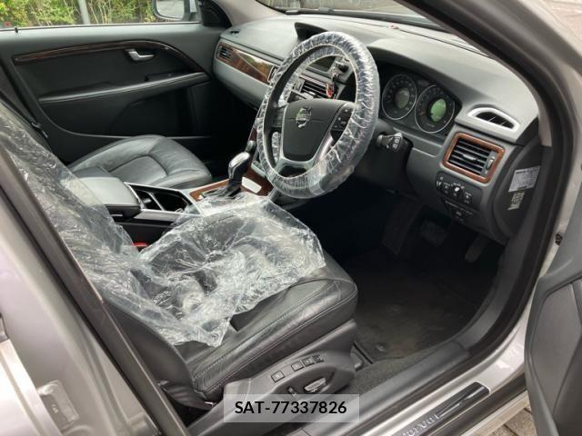 Volvo V70 2012-07 7621153-14