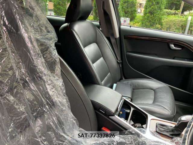 Volvo V70 2012-07 7621153-15