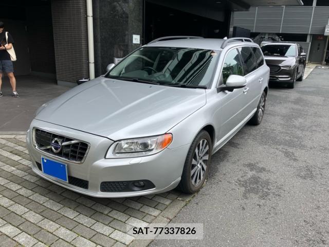 Volvo V70 2012-07 7621153-1