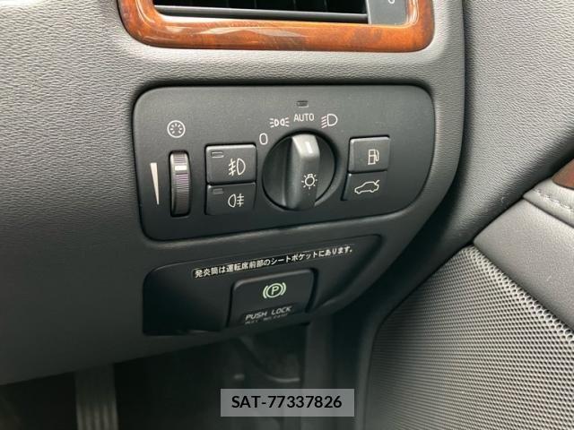 Volvo V70 2012-07 7621153-22