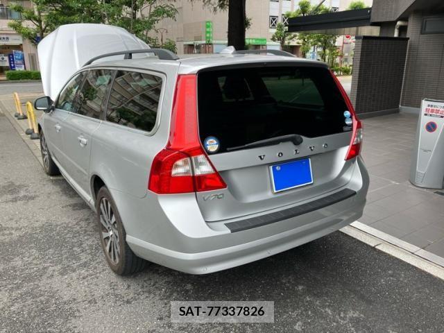 Volvo V70 2012-07 7621153-3