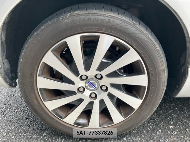 Volvo V70 2012-07 7621153-8