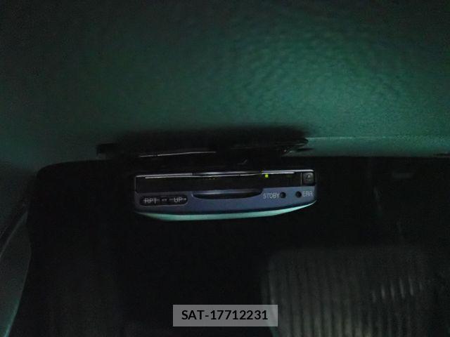 Volvo V70 2003-08 7730448-16