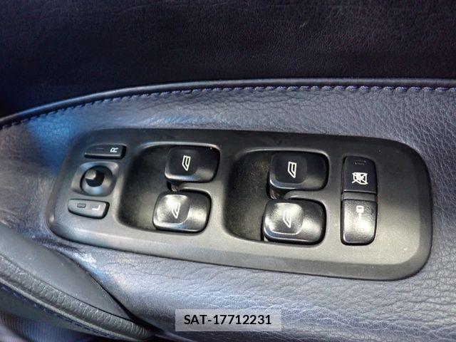Volvo V70 2003-08 7730448-19
