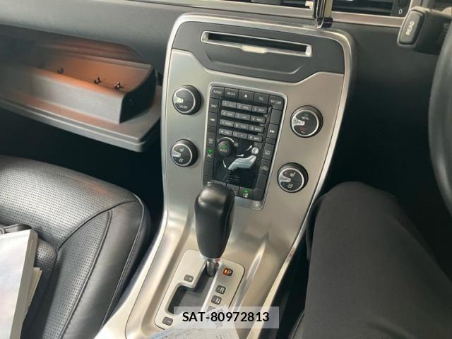 Volvo V70 2011-11 7730446-16