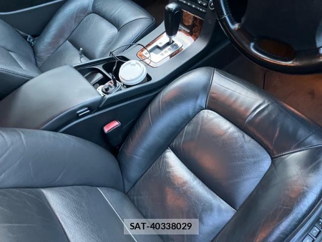 Volvo V70 2009-06 7880339-10