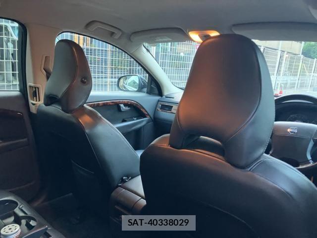 Volvo V70 2009-06 7880339-6