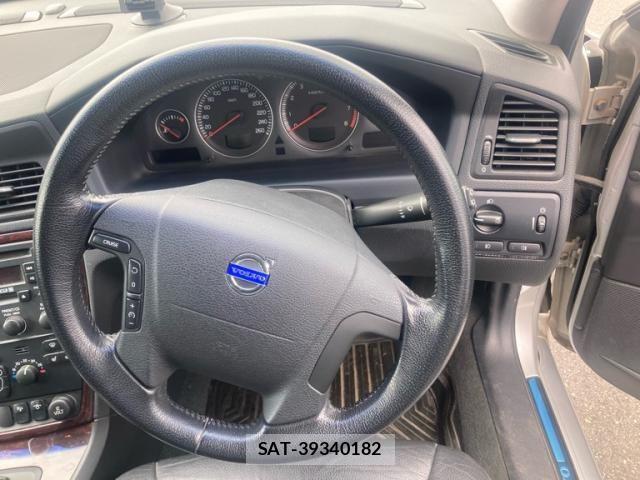 Volvo V70 2007-12 7903595-11