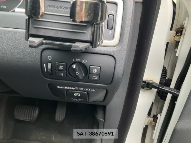 Volvo V70 2012-03 7981476-16