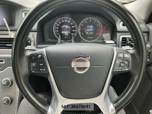 Volvo V70 2012-03 7981476-17
