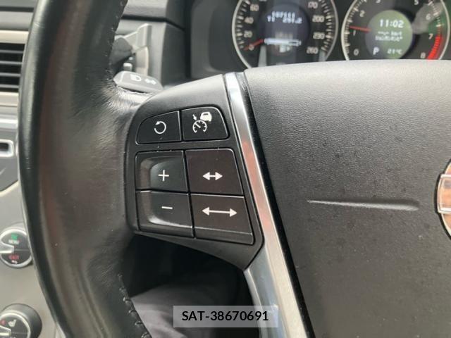 Volvo V70 2012-03 7981476-18