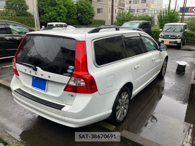 Volvo V70 2012-03 7981476-3