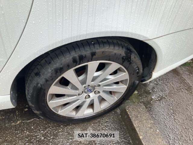 Volvo V70 2012-03 7981476-4