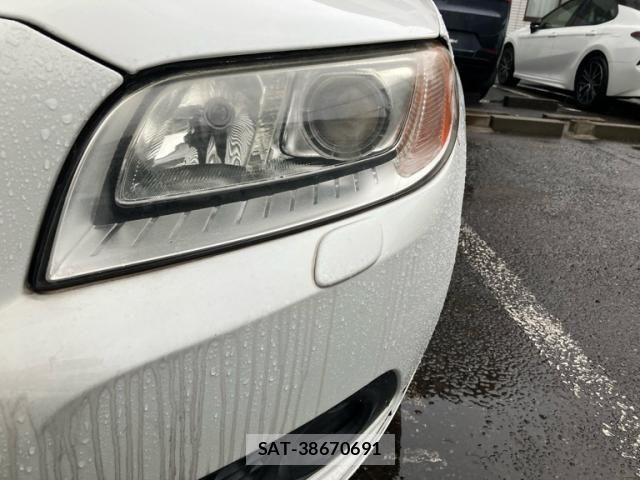 Volvo V70 2012-03 7981476-8