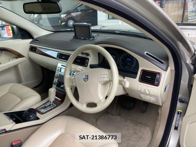 Volvo V70 2009-06 8039047-11