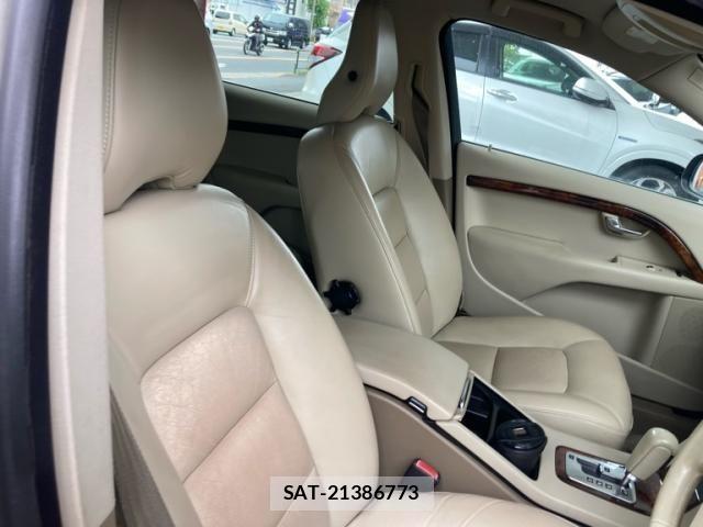 Volvo V70 2009-06 8039047-12