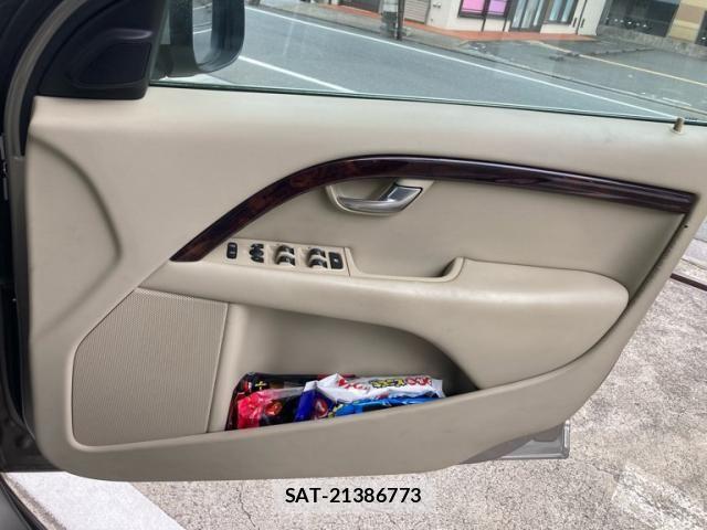 Volvo V70 2009-06 8039047-17