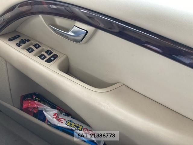 Volvo V70 2009-06 8039047-23