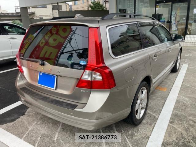 Volvo V70 2009-06 8039047-2