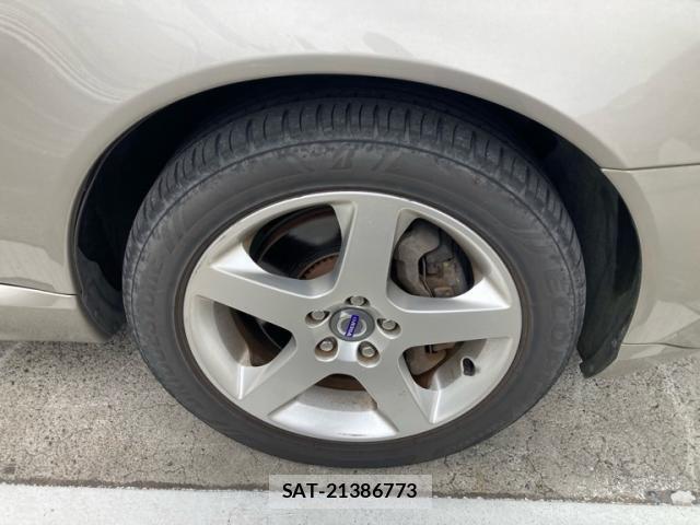 Volvo V70 2009-06 8039047-4