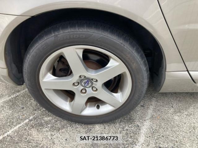 Volvo V70 2009-06 8039047-5