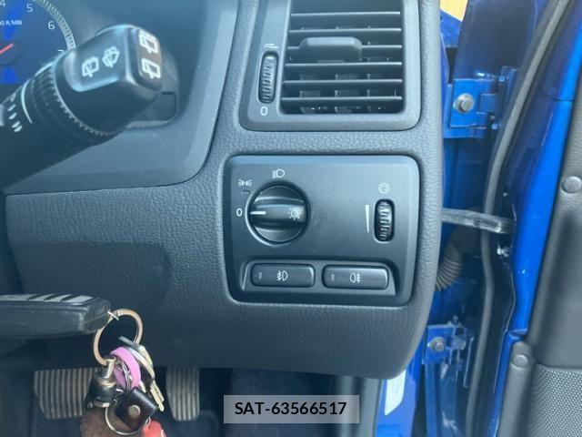 Volvo V70 2006-09 8076067-23