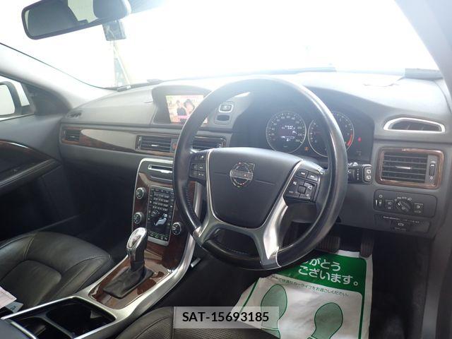 Volvo V70 2013-03 8076068-1