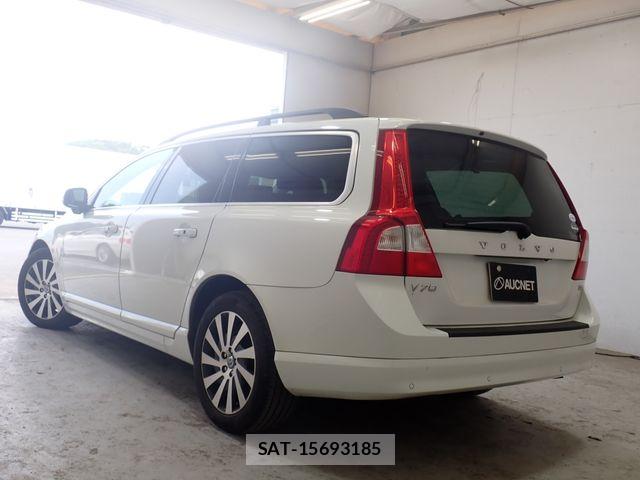 Volvo V70 2013-03 8076068-2
