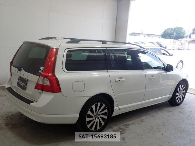 Volvo V70 2013-03 8076068-7